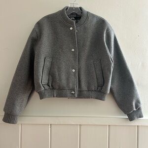NWT ZARA GREY WOOL CROPPED LETTERMANS JACKET, SIZE S